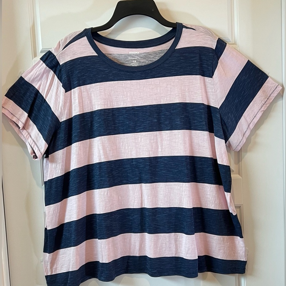 SONOMA Pink and Blue STRIPED TEE
The Everyday tee
1X WOMENS PLUS